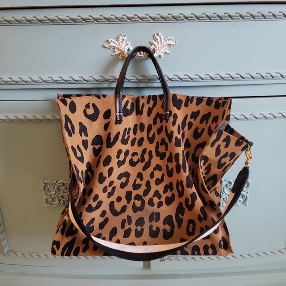 clare v leopard tote